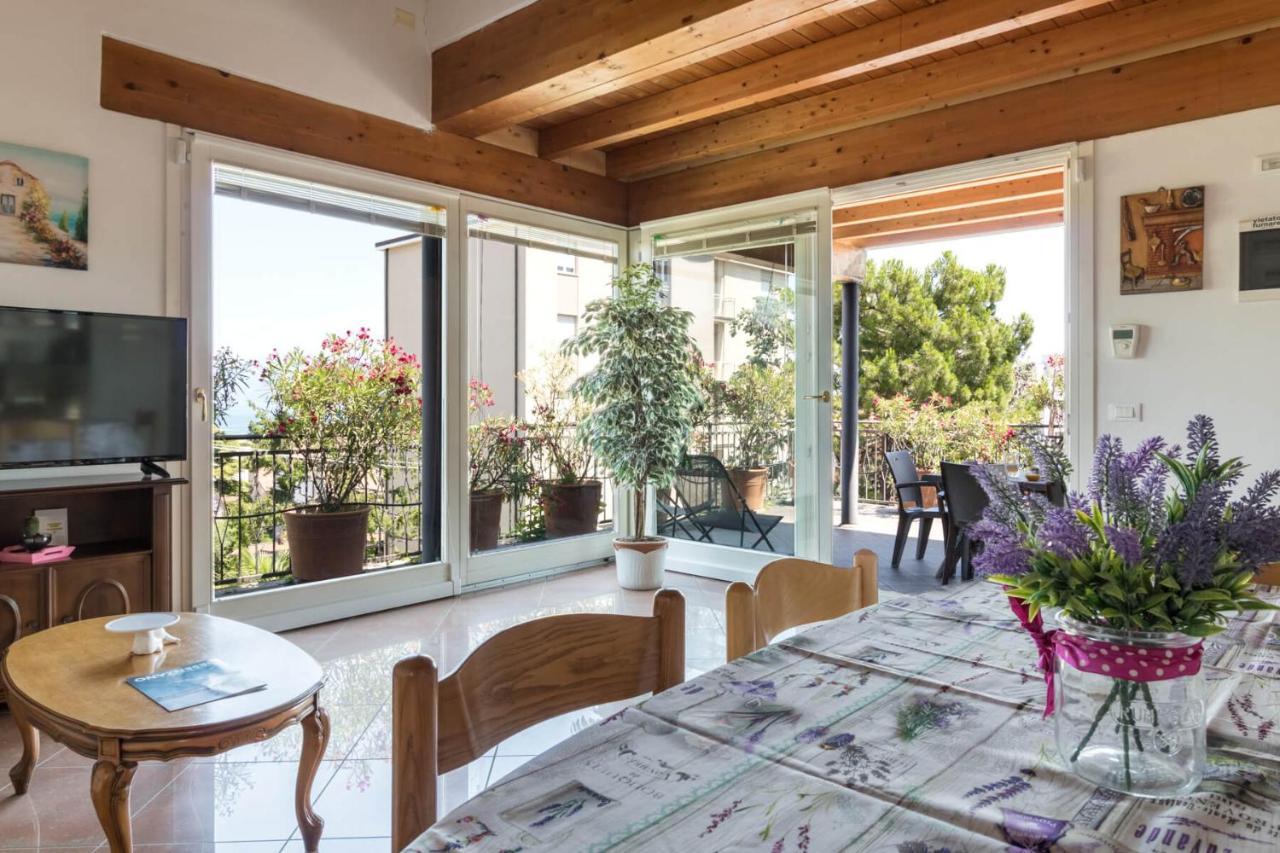 Frank Ronyo Apartment เดเซนซาโนเดลการ์ดา ภายนอก รูปภาพ