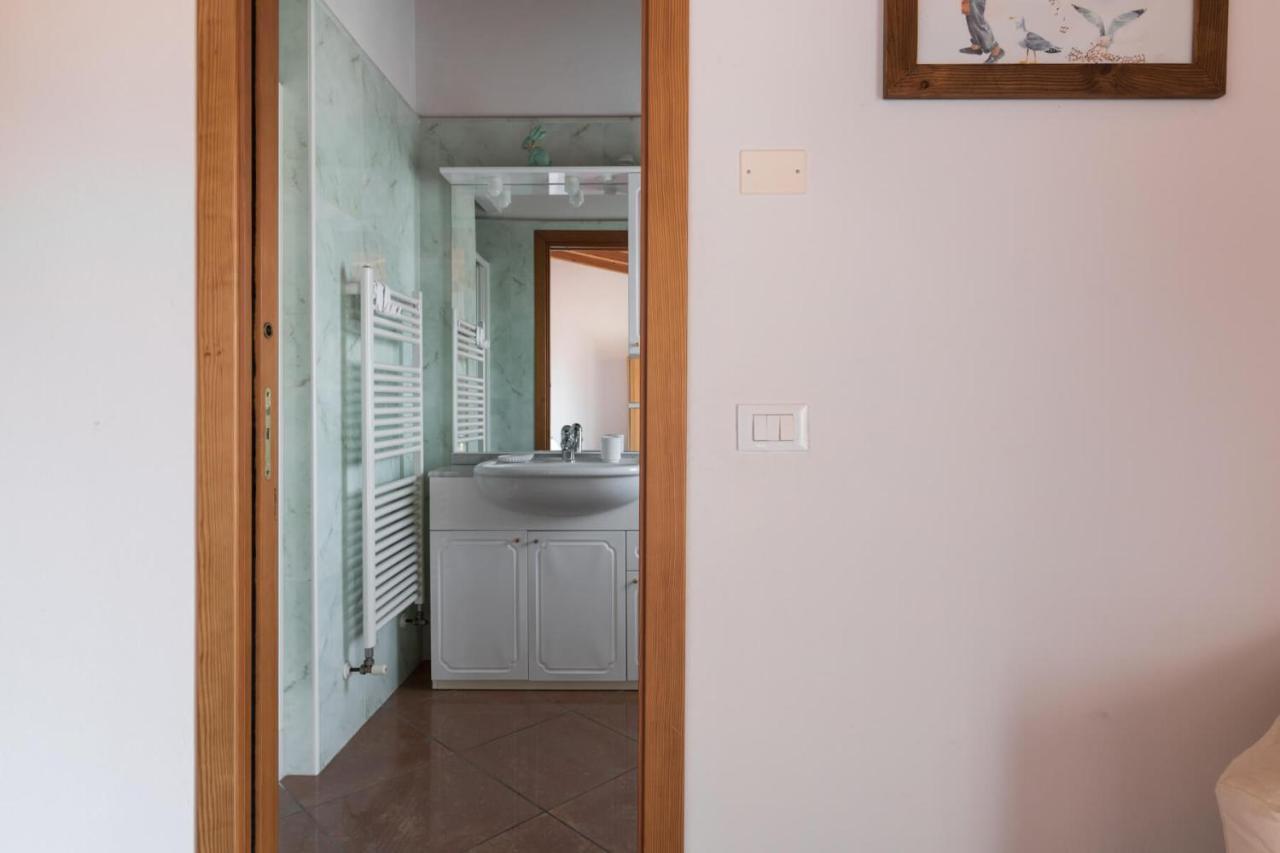 Frank Ronyo Apartment เดเซนซาโนเดลการ์ดา ภายนอก รูปภาพ
